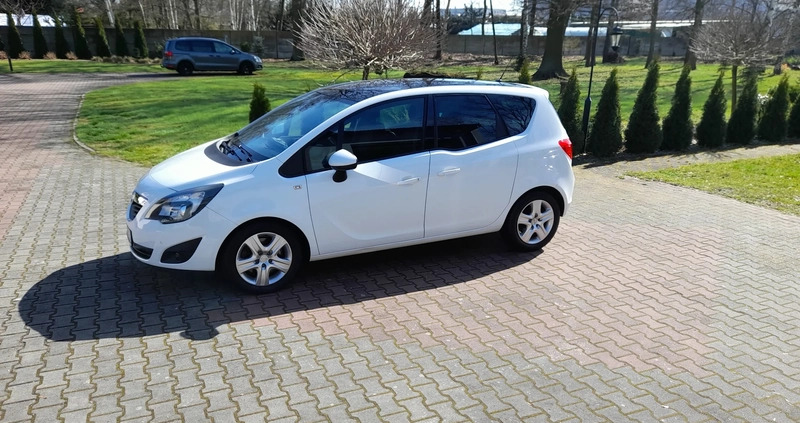 Opel Meriva cena 24000 przebieg: 193000, rok produkcji 2012 z Młynary małe 466